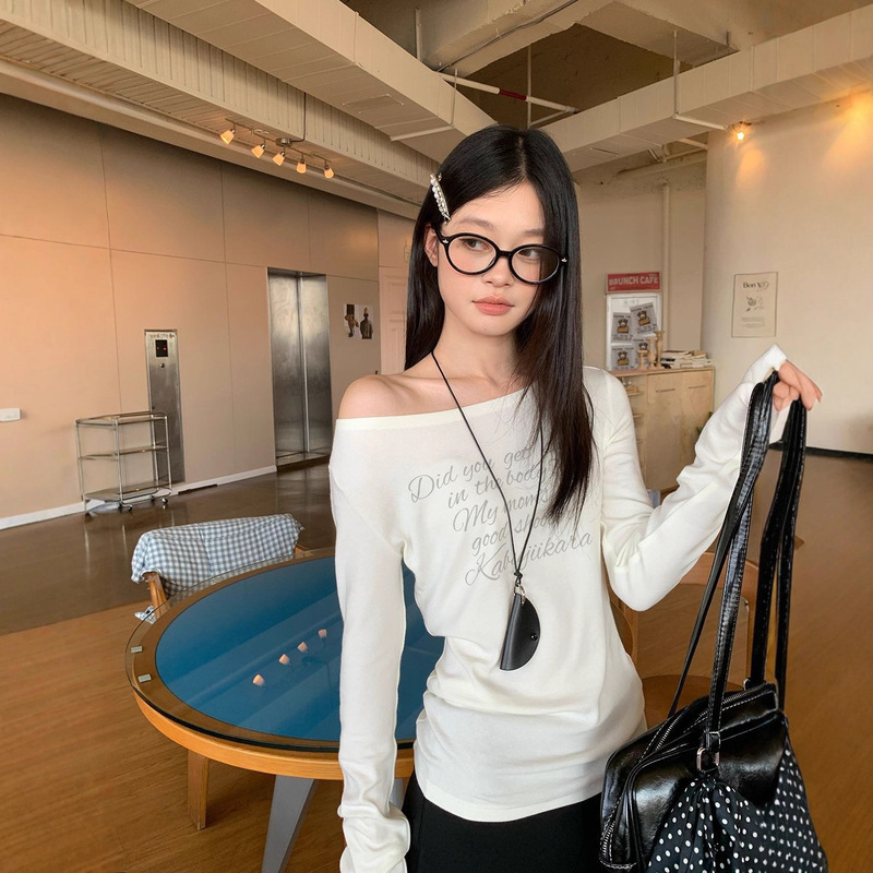 White Off-Shoulder Long-Sleeve T-Shirt for Women, Early Autumn Korean Style Letter Print Slim Fit Base Shirt Wholesale