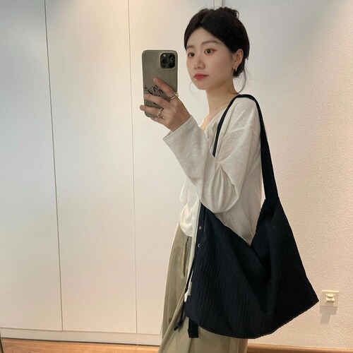 Korean niche texture striped backpack women's large-capacity commuting loose wandering bag student single shoulder crossbody bag