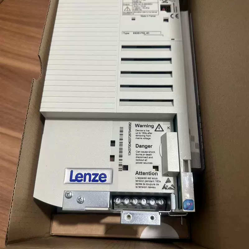 全新原装正品Lenze伦茨 E82EV752K4C 变频器实拍现货优惠议价
