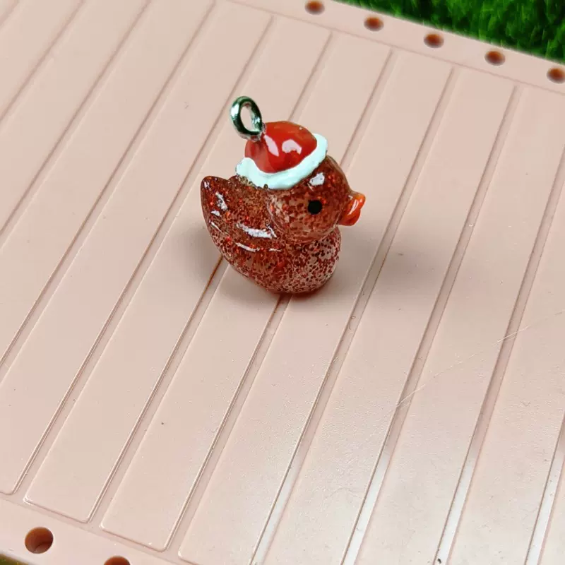 亚马逊立体圣诞小鸭子树脂摆件挂件DIY饰品耳环钥匙扣配饰材料