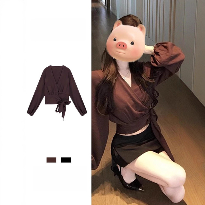 Brown Strappy Cross V-Neck Long-Sleeved Shirt for Women in Autum Slim-Fitting Shirt Design Slimming Look Short Top