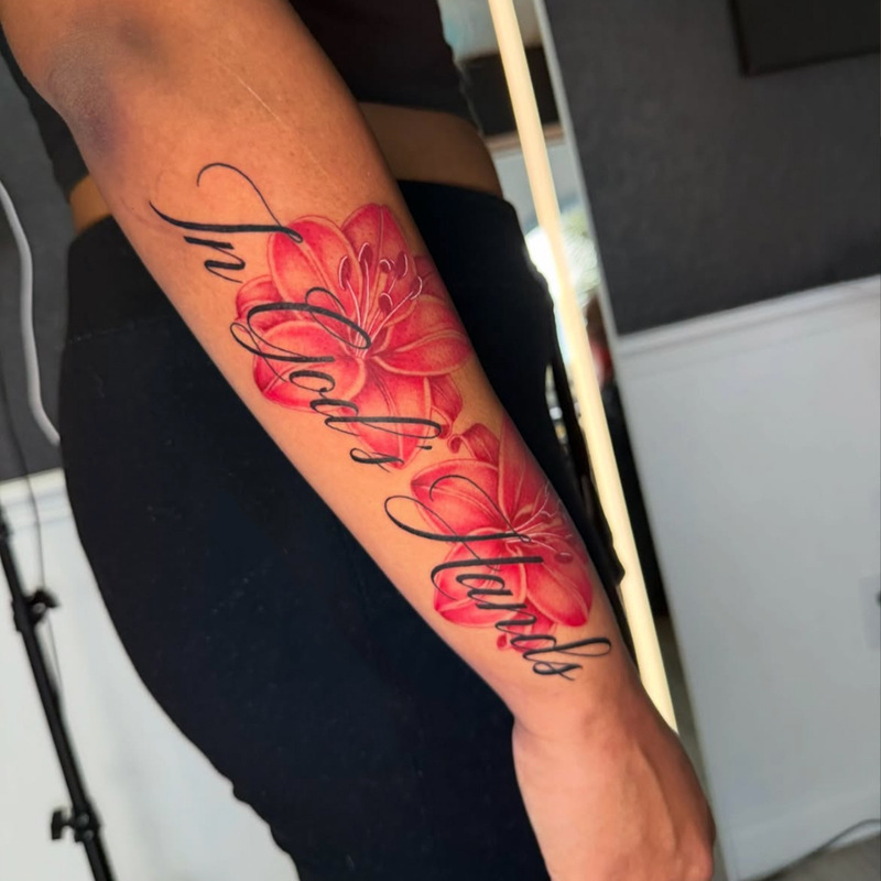 Red Spider Lily in God's Hands Floral English Tattoo Sticker, High-End Waterproof Tattoo for Forearm Red Spider Lily in God's Hands Floral English Tattoo Sticker, High-End Waterproof Tattoo for Forearm
