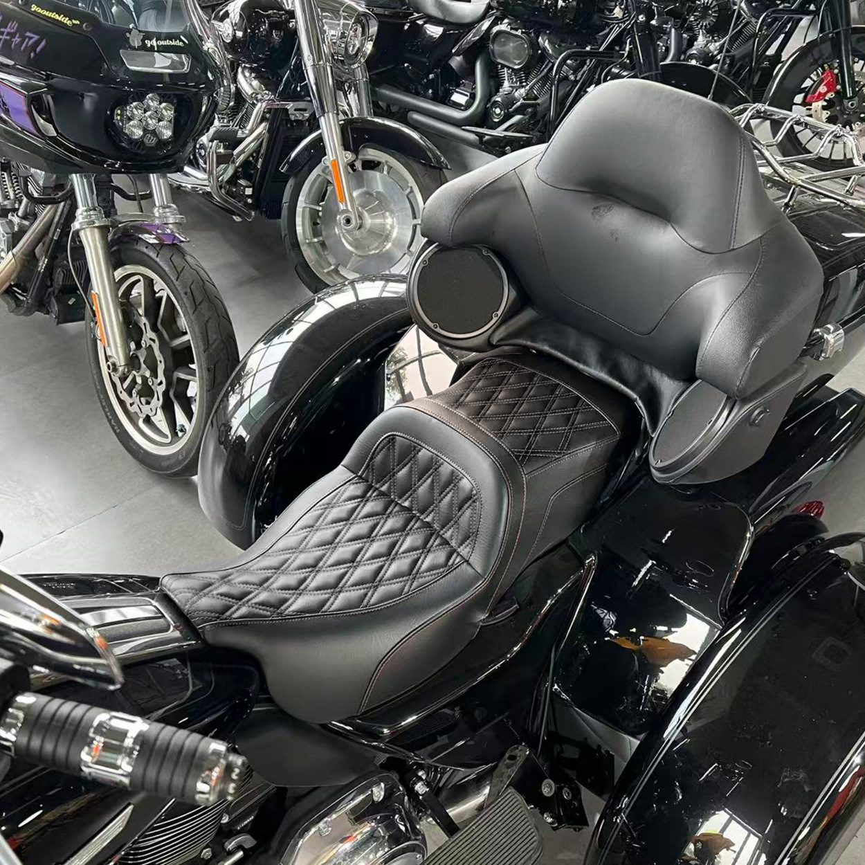Motorcycle double seat cushion compatible with Harley 09-25 Trike Glide, with built-in dual gel cushioning layers