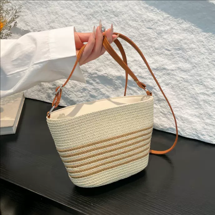2025新款编织女包时尚简约度假沙滩单肩包气质百搭斜挎水桶包bags