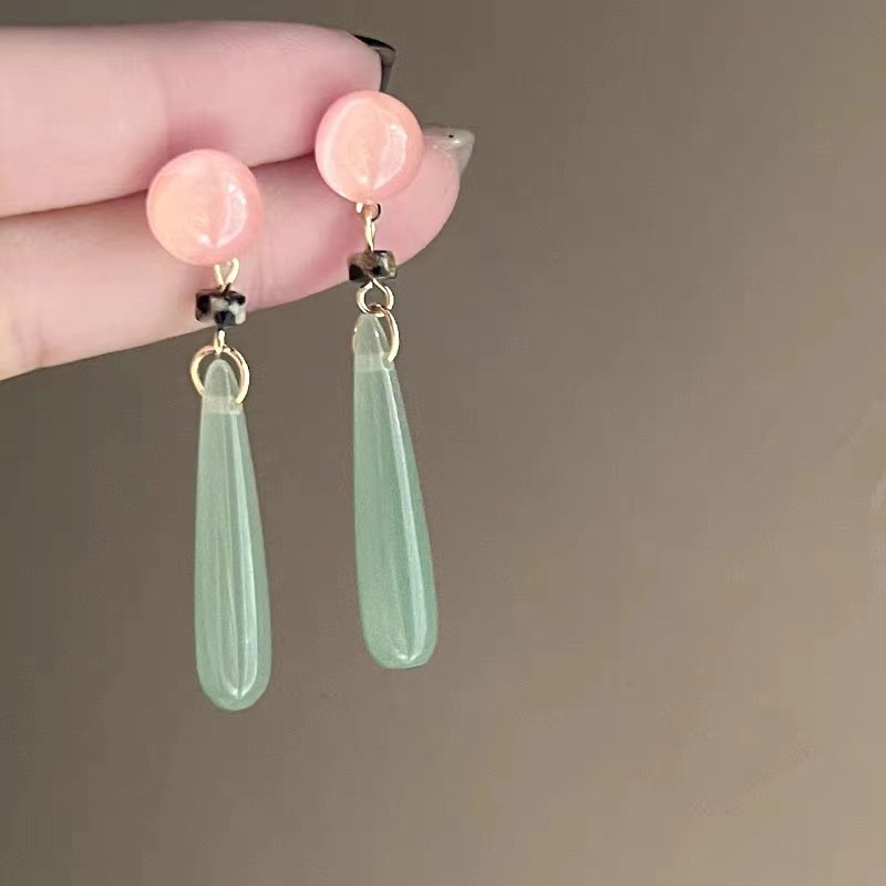 green pendant drop-shaped