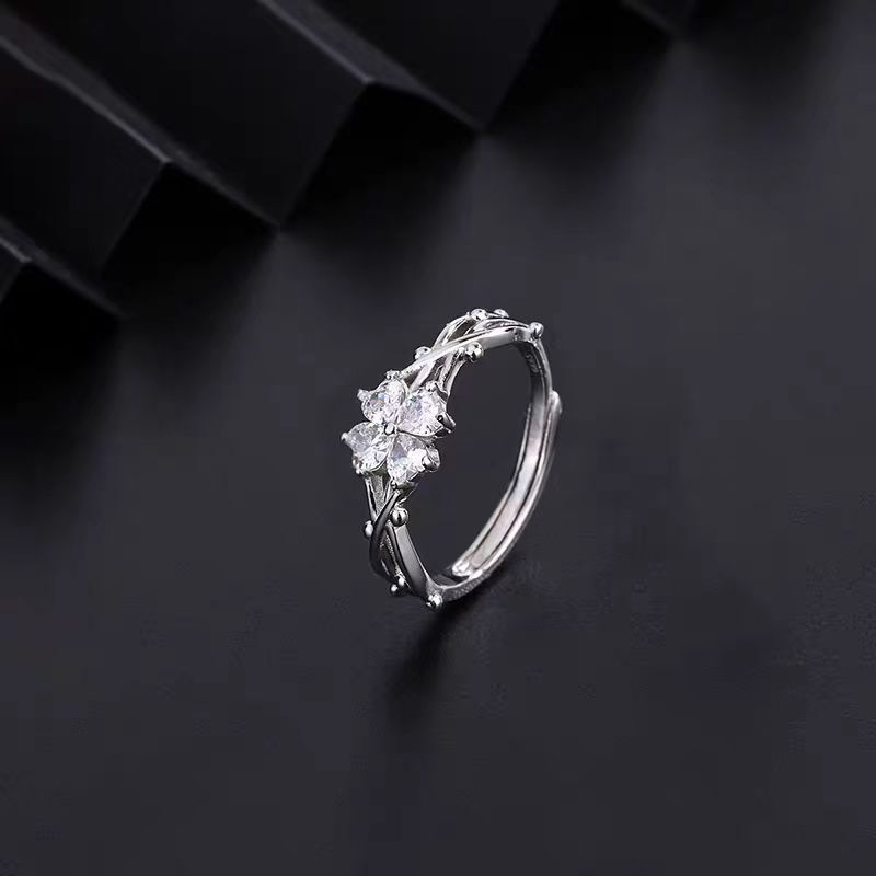 Lucky Four-Leaf Clover Ring for Women, New Luxury Niche Design, High-End and Exquisite Birthday Gift for Girlfriend Ring