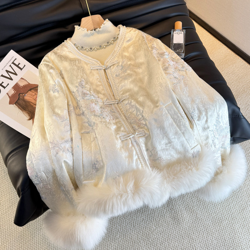 New Chinese-style heavy embroidery jacket for women, winter model, traditional Chinese knot buttons, fur sleeves, down jacket, high-end warm layering sweater New Chinese-style heavy embroidery jacket for women, winter model, traditional Chinese knot buttons, fur sleeves, down jacket, high-end warm layering sweater