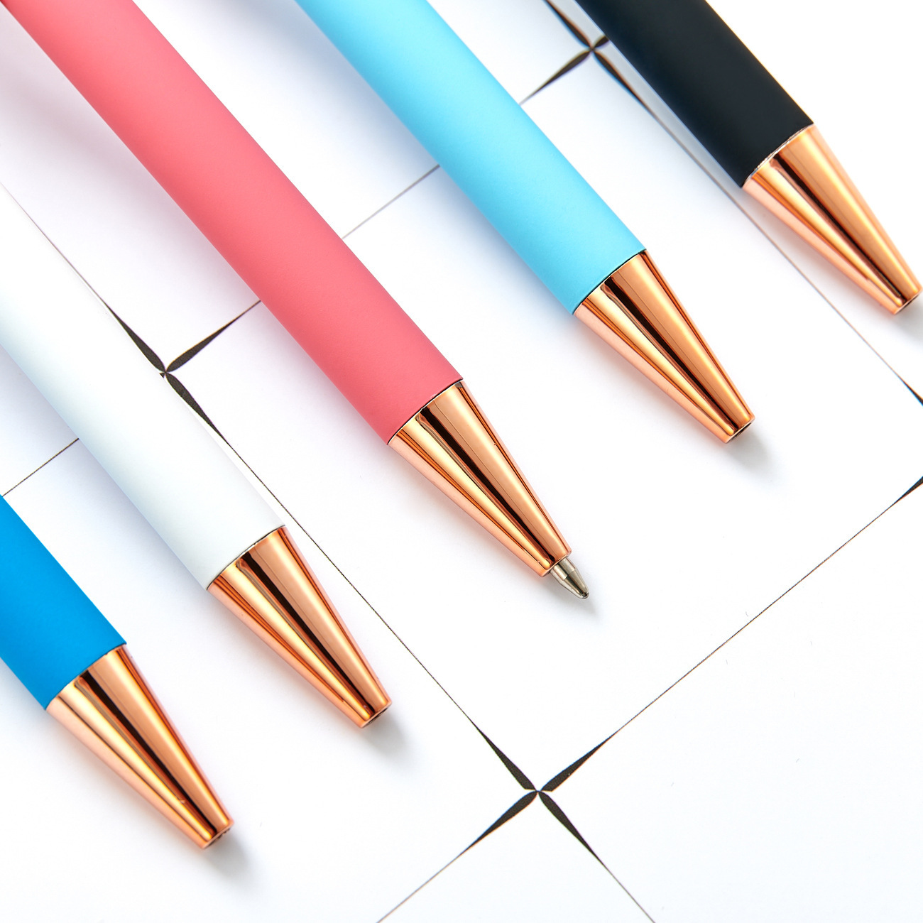 Bolígrafo de movimiento de pulverización al por mayor bolígrafo de bolas de pulverización de pegamento pluma de condensador de presión de logotipo láser pluma de aluminio de pantalla táctil