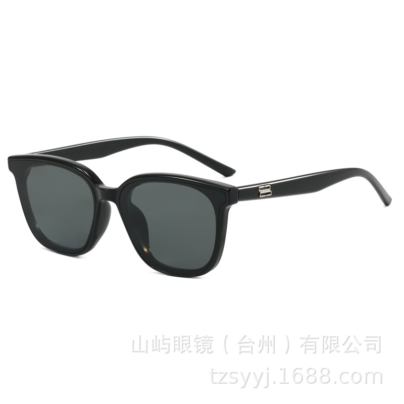 Square quality fashionable trend universal sunglasses for men and…