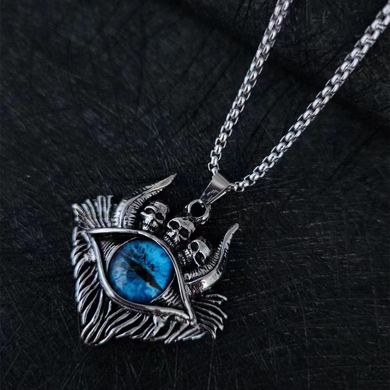 European and American Retro Devil's Eye Titanium Steel Necklace, Evil Eye Men's Creative Punk Sweater Chain Jewelry