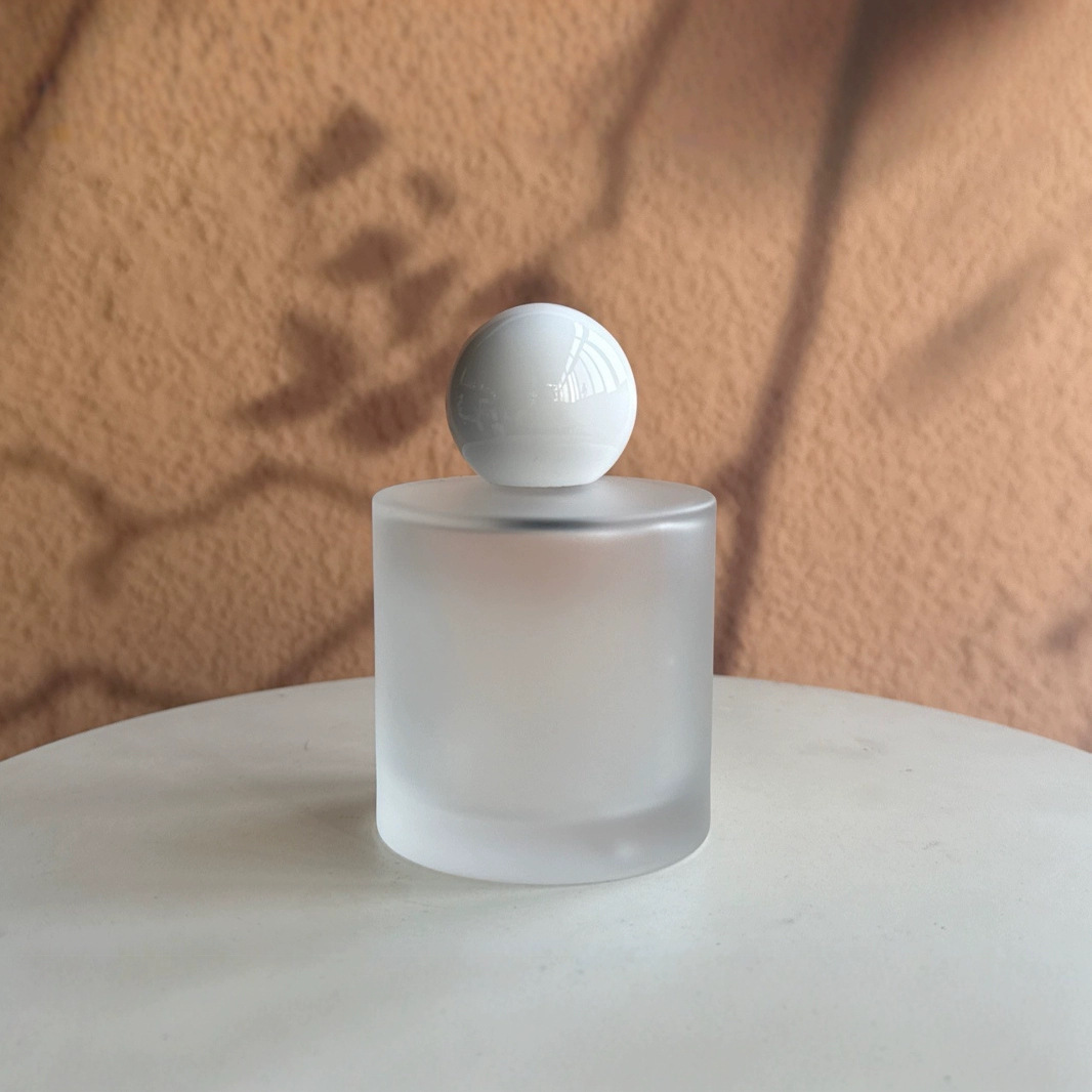 香水分装瓶50毫升喷雾空瓶城市蒙砂玻璃圆球盖木盖化妆品螺口现货