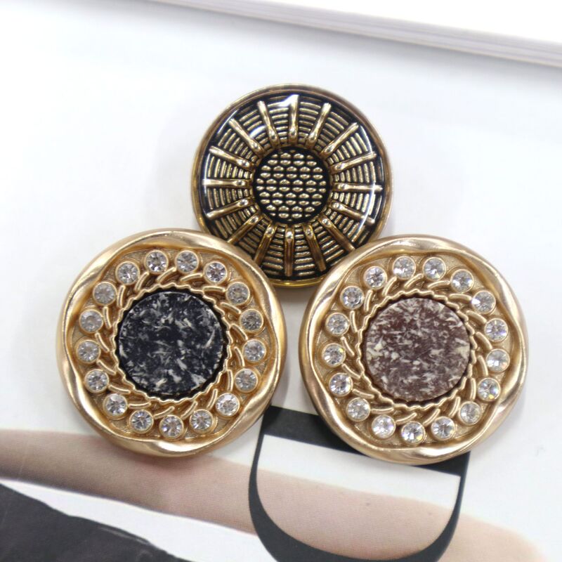 Green Rim Diamond Stone Pattern Metal Hand-Sewn Buckle Irregular Button Cardigan Coat Coat Fragrance with Decorative Buckle