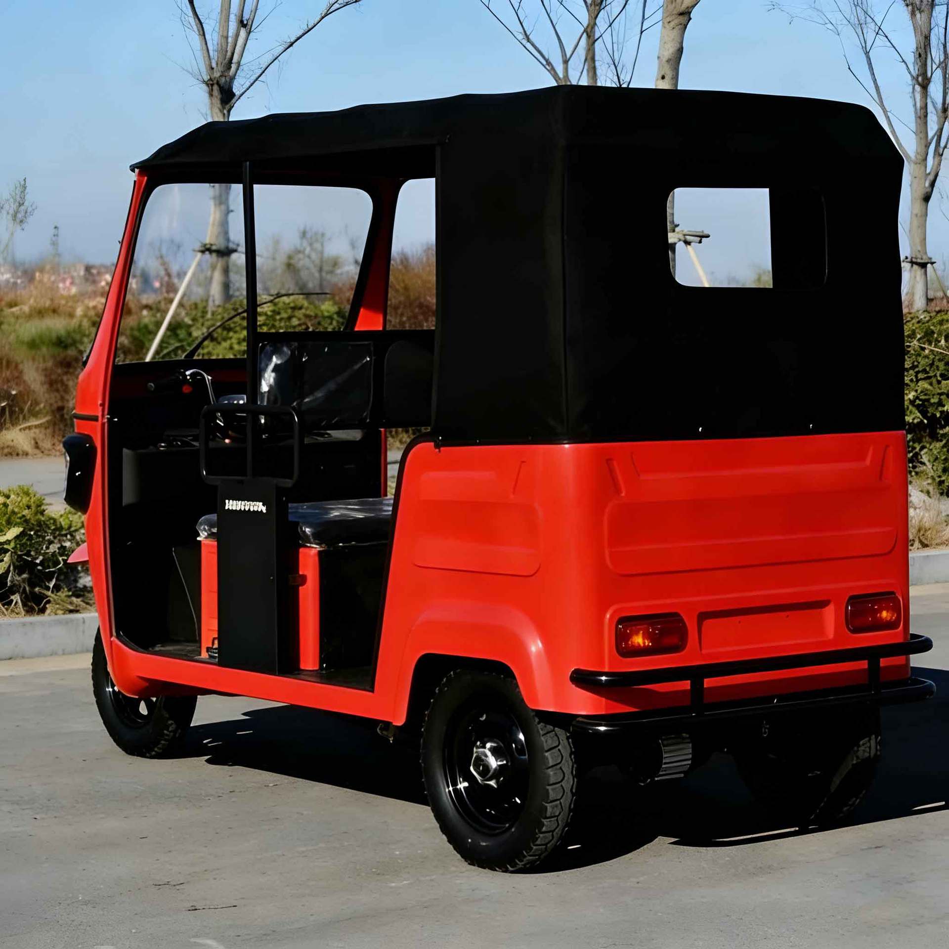 New model of covered fuel-powered three-wheeled passenger vehicle for cross-border export, tuktuk exclusively for taxi operation in Southeast Asia