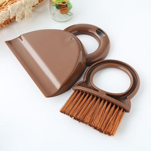 P616 hand-held small broom for sweeping the surface, a small dustpan broom set, a small sweeping board, and a desktop for cleaning the table