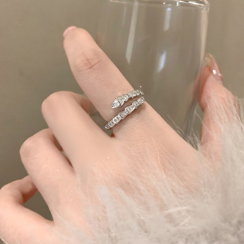 High-end sparkling diamond snake-shaped ring women's niche design open index finger ring cold style fashion personalized ring trend