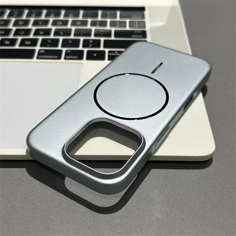 Ultra-Thin Metal Magnetic Phone Case Suitable for Apple 17Promax Cartoon Cute Anti-Fingerprint Magnetic Soft Case