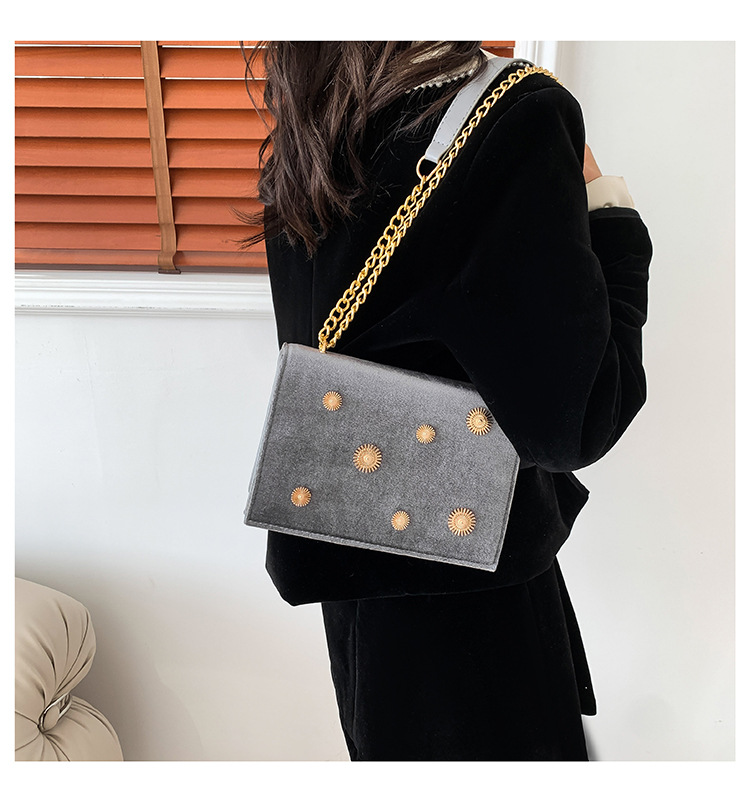 Cross-border fashionable velvet small square bag for women, simple and fashionable single-shoulder bag, new autumn and winter crossbody chain bag undefined