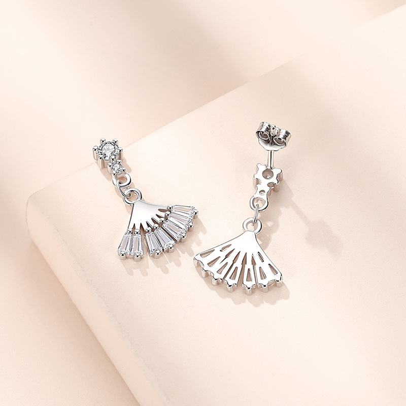 S925 pendientes de plata de ley de estilo coreano falda en forma de abanico pendientes largos pequeños incrustados en diamantes Internet celebridad luz estilo de lujo mismo estilo
