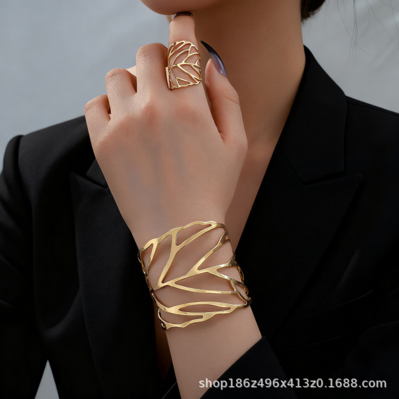 European and American Cross-Border Metal Style Design Hollow Leaf Opening Bracelet Ring Jewelry Set High-End Hand Jewelry for Women