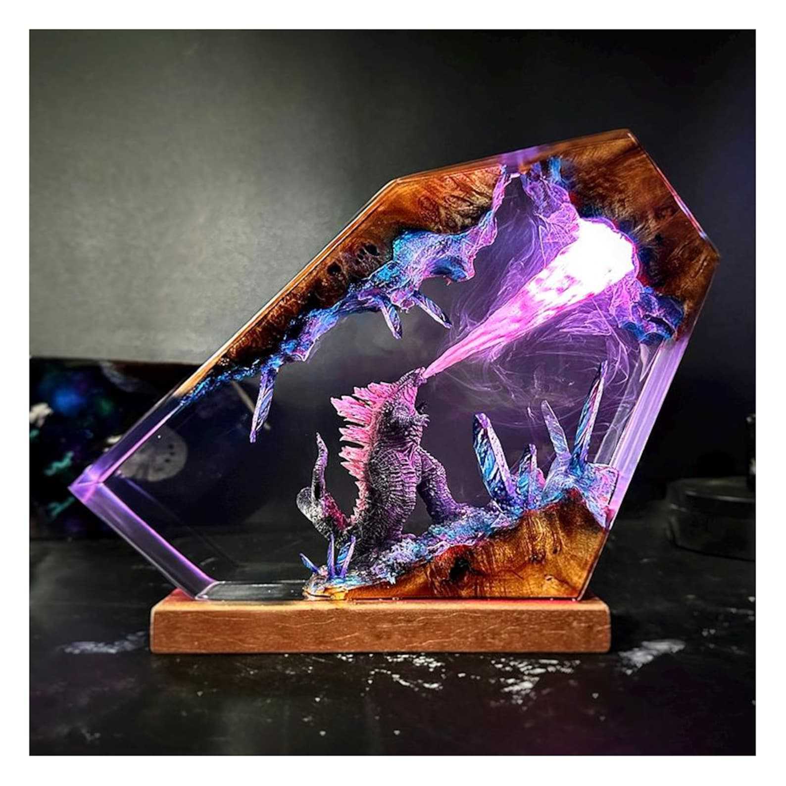 Estilo explosivo transfronterizo GOD.ZILLA lámpara de resina modelo tridimensional resina epoxi regalo del día del padre