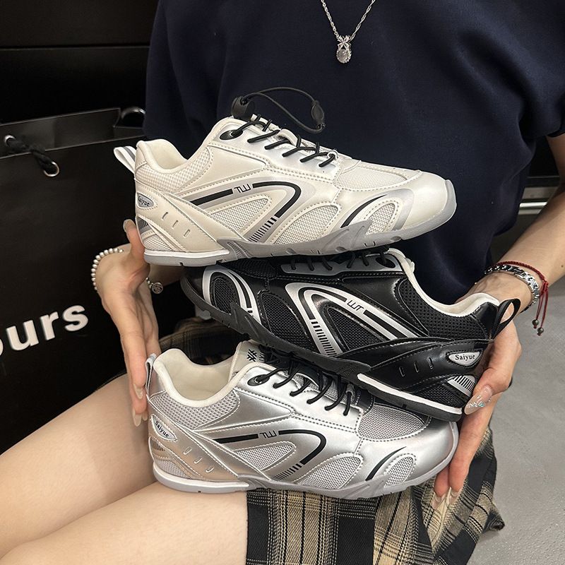 여성을위한 키가 큰 아빠 신발 2025 새로운 여름 메쉬 통기성 레이싱 신발 범프 스포츠 및 캐주얼 신발