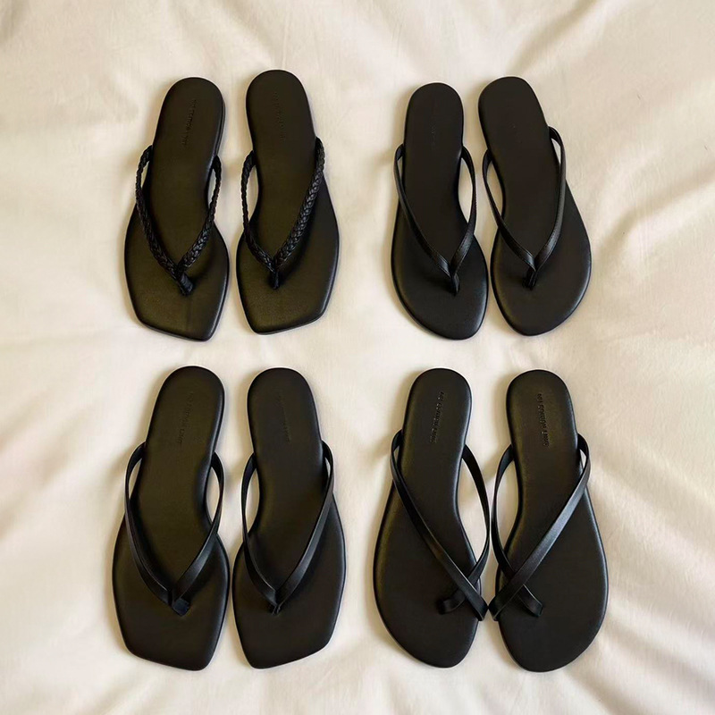 2026 Niche Fashion Simple Flat Flip-Flops for Beach Vacation, Cross-Strap Thong Sandals for Women Trendy Outdoor Wear 2026 Niche Fashion Simple Flat Flip-Flops for Beach Vacation, Cross-Strap Thong Sandals for Women Trendy Outdoor Wear