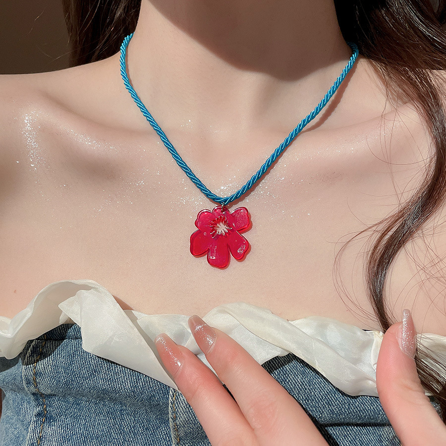 Collar con colgante de cuentas de estrella de color de verano, dulce femenino, pequeña cadena de clavícula fresca, estilo de vacaciones, collar de todo fósforo de nicho