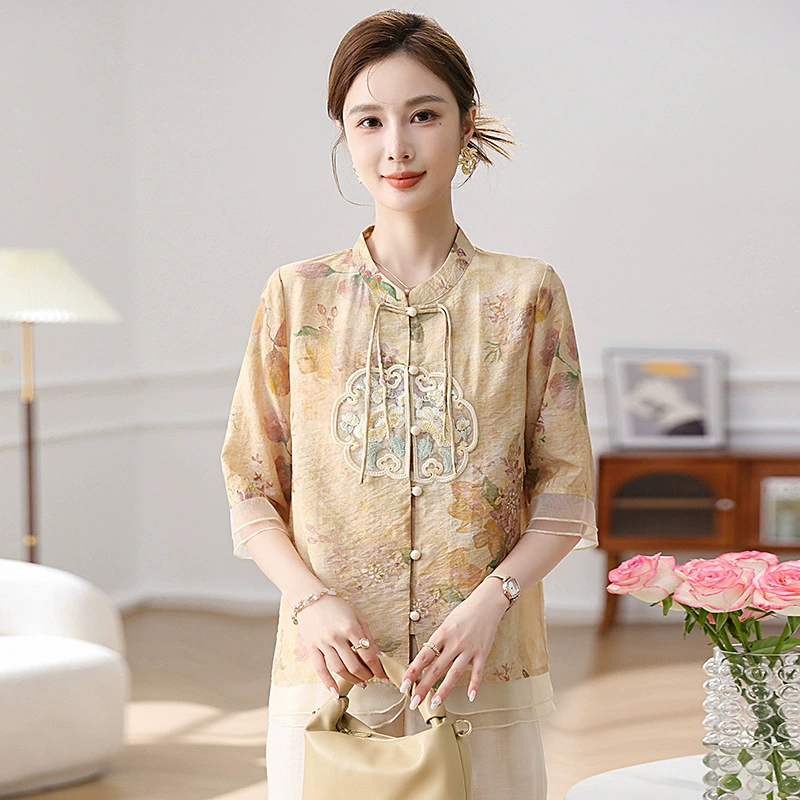 Весенняя базовая рубашка для женщин среднего возраста 2025, стильная новинка для 40-летних, молодящий топ для женщин среднего возраста на весну и осень.