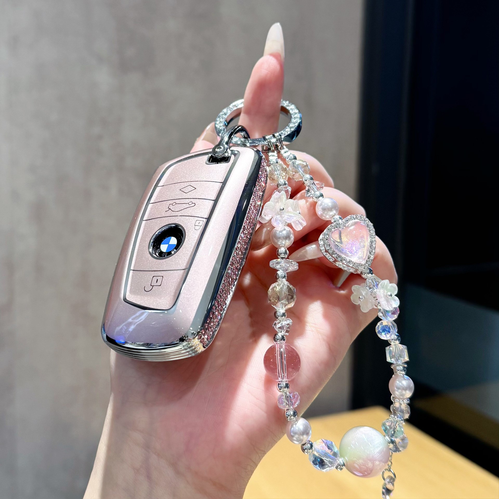 Suitable for BMW key cases, new 3 Series 330li, 5 Series 530li, X1, X2, X3, X4, X5, blade-style women's key case