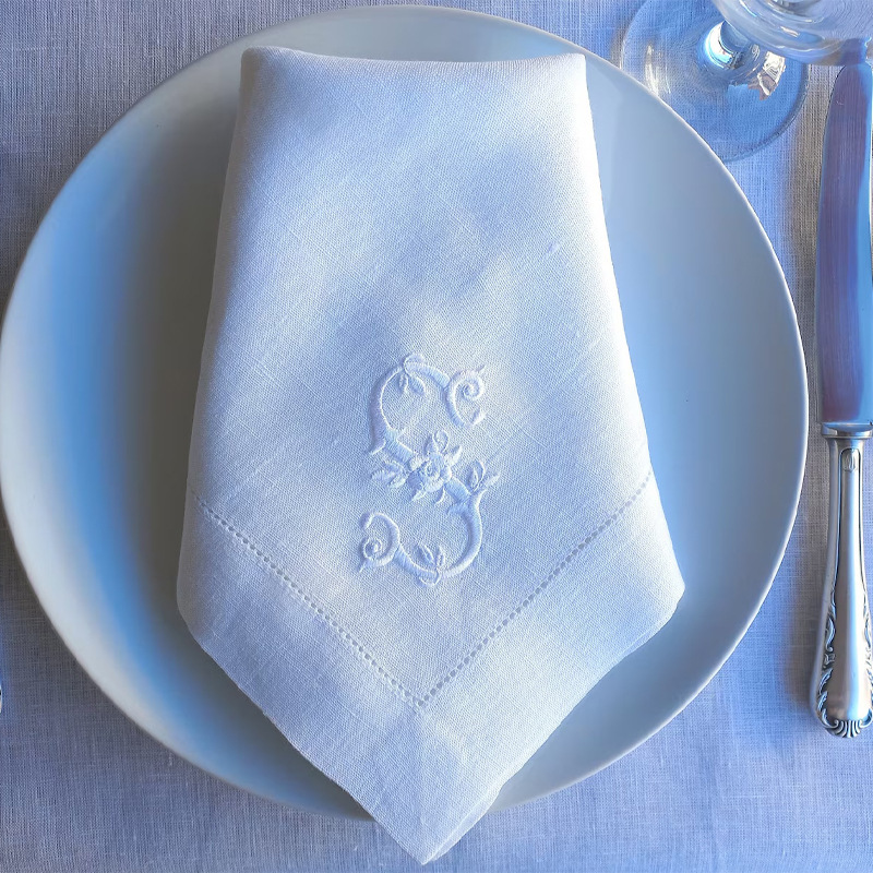 カスタムパーソナライズされた亜麻のテーブルナプキンの最初の文字刺繍結婚式の縁付け家庭用ホテルのレストラン|undefined