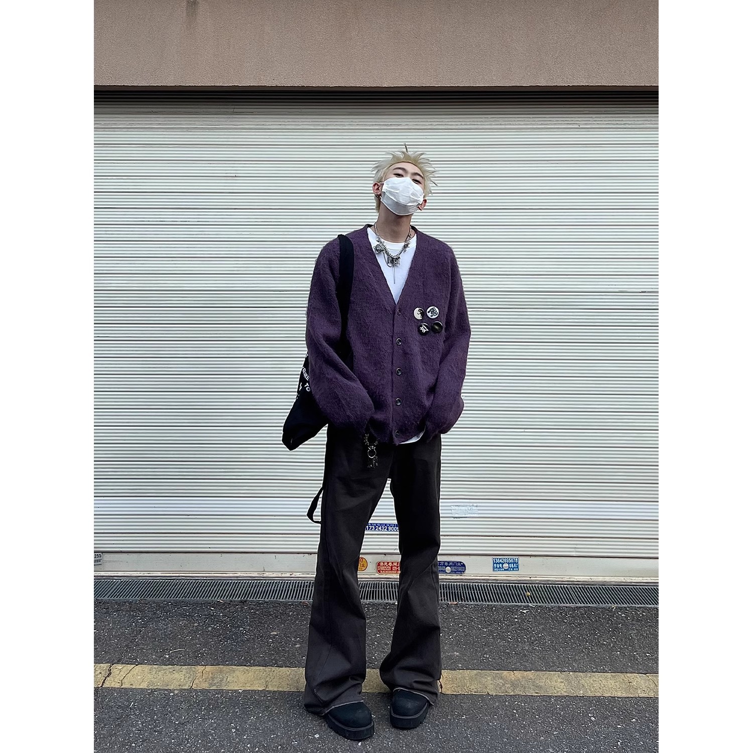 アメリカのレトロな秋の怠惰なカーディガンのセーターのブローチのセーターの男性の高い街のカジュアルなゆったりしたコート