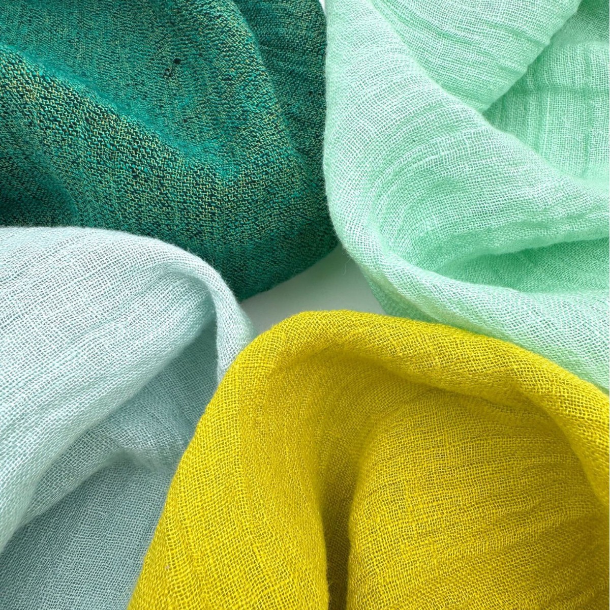 纯亚麻色织皱布休闲风裙子上衣裤子舒适性面料现货供应