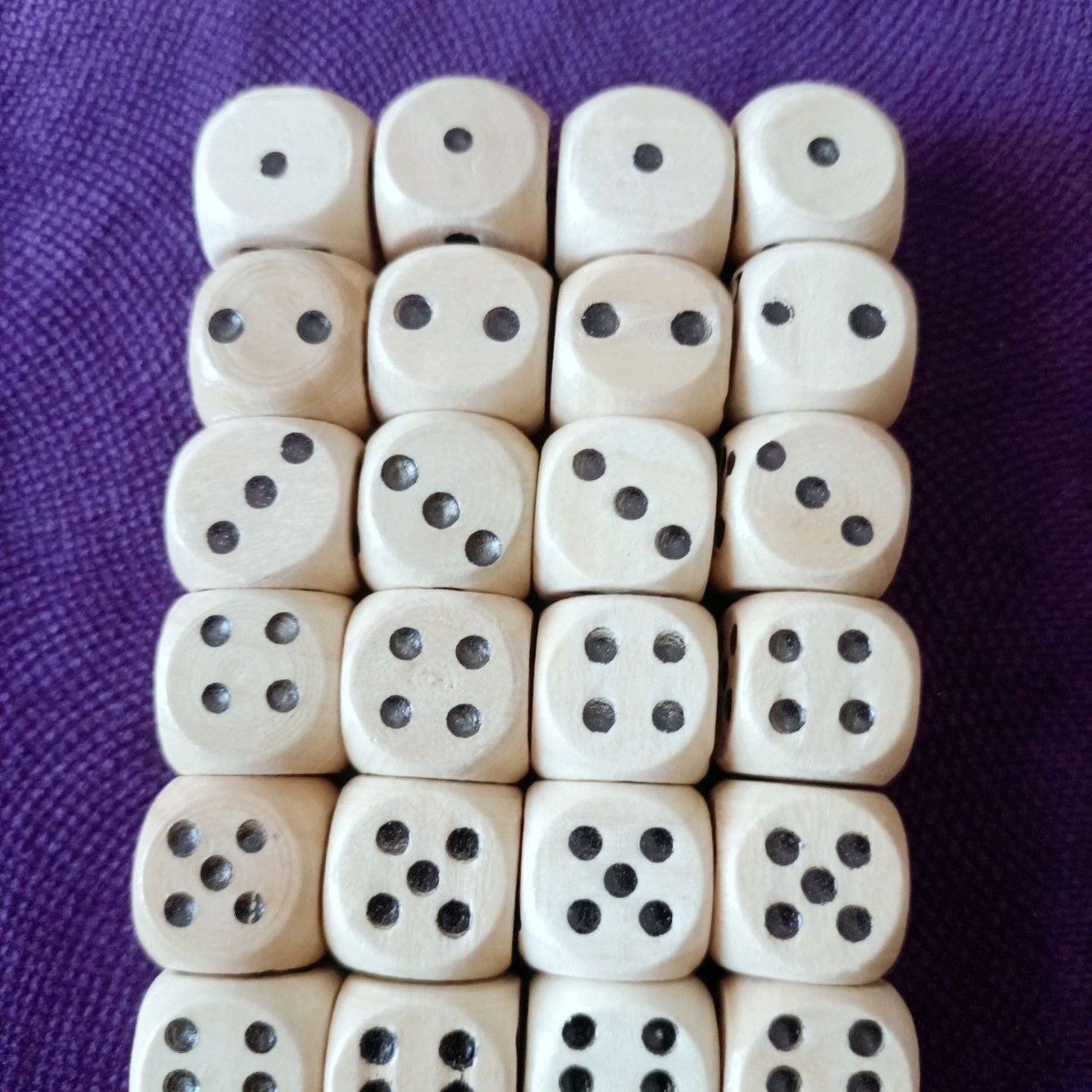 Factory Wholesale Wooden Dice Natural Wood Color 1-6 Number Round Corner Dice DIY Kids Game Toy