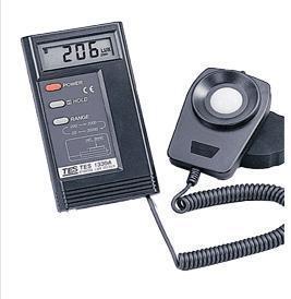 供应代理台湾泰仕TES-1332A数字式照度计