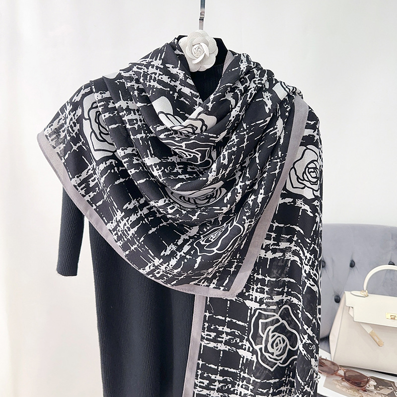 Otoño y invierno algodón y lino exterior mujer sala de aire acondicionado cálida chal de moda japonesa y coreana alta sensación elegante bufandas de impresión de rosas