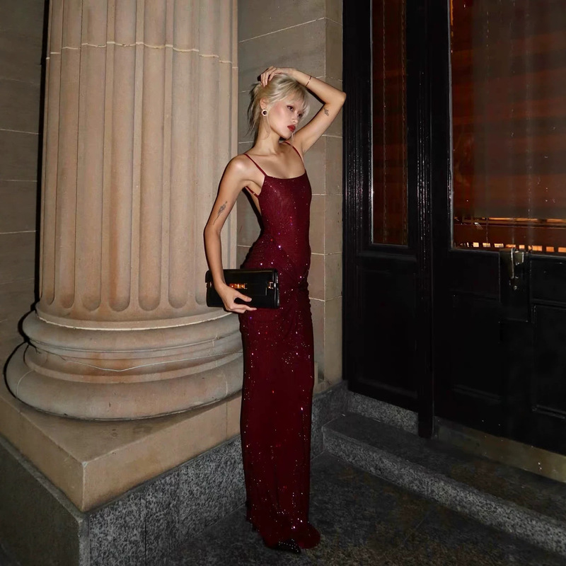 Cross-border European and American high-end sexy pleated gold-embossed dress, slim-fit elegant backless strap dress Cross-border European and American high-end sexy pleated gold-embossed dress, slim-fit elegant backless strap dress