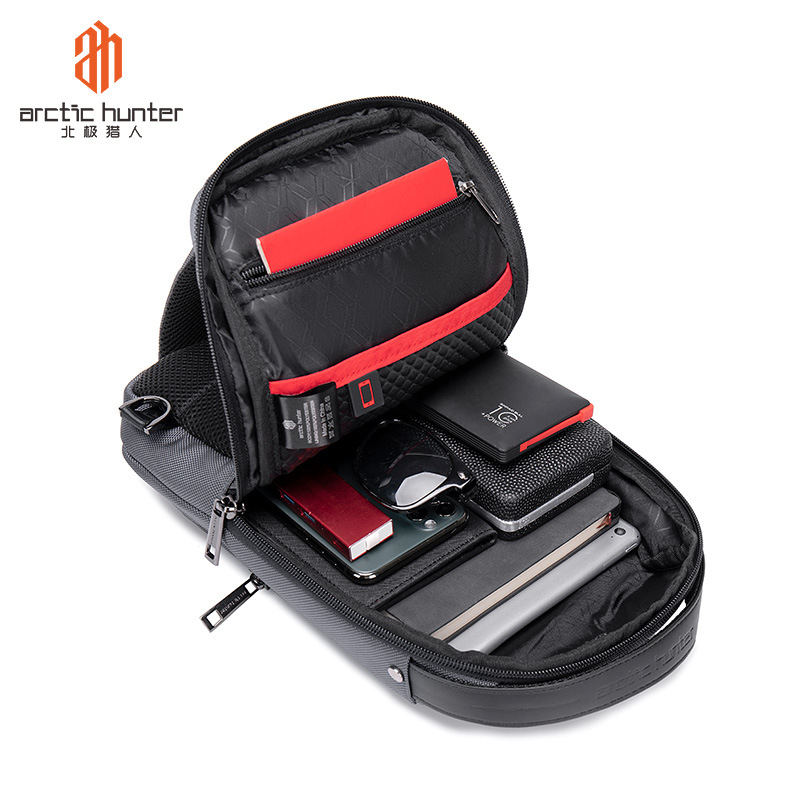 新款大容量usb充电胸包男士功能型单肩斜挎包防泼水涤纶包包