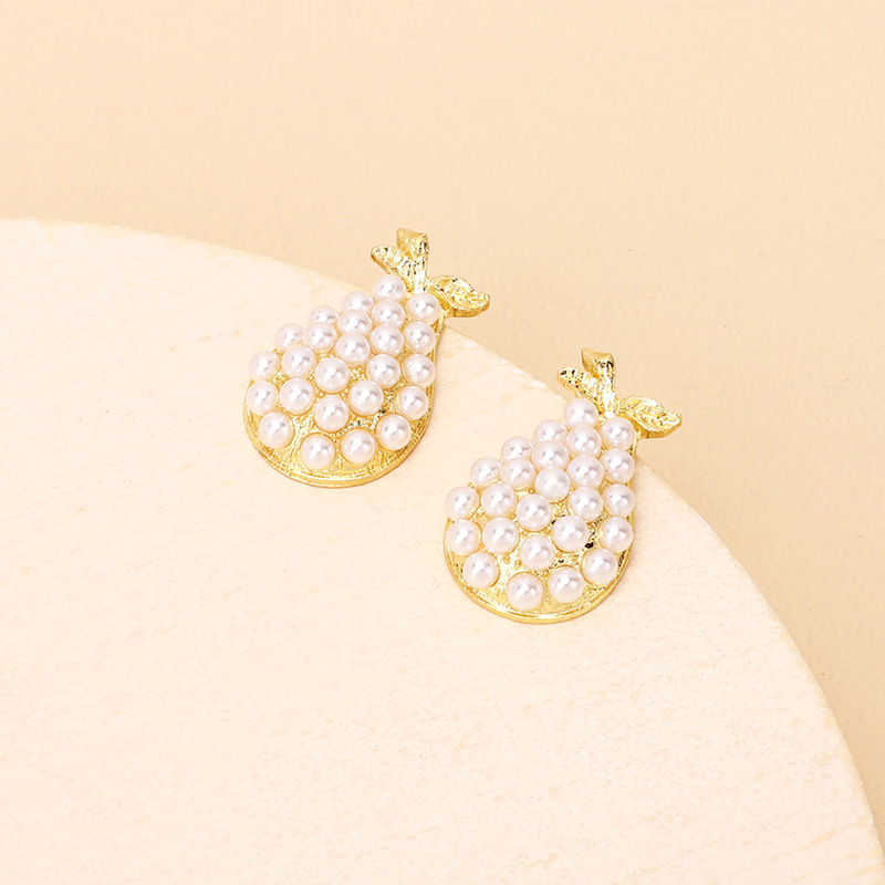 Wholesale Jewelry Pear Shape Pearl Stud Earrings Nihaojewelry display picture 5