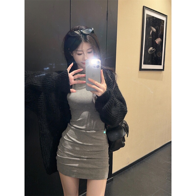Plus-size casual V-neck sweater coat for women, spring and autumn stylish knitwear, camisole dress, women's outfit set Plus-size casual V-neck sweater coat for women, spring and autumn stylish knitwear, camisole dress, women's outfit set