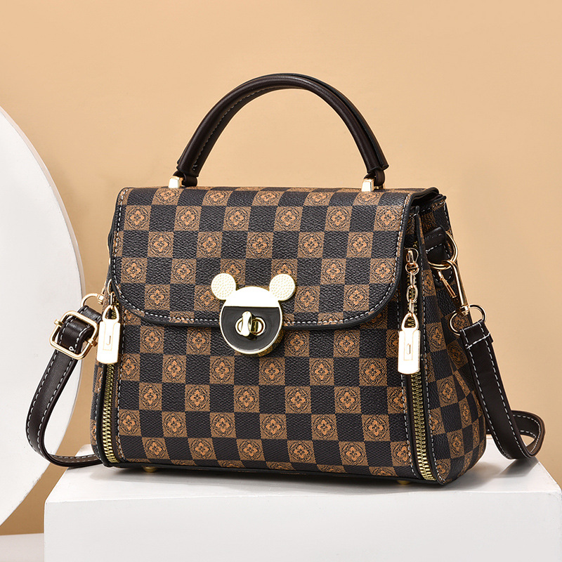 Bolsa pequeña popular de este año 2022 nueva moda estilo occidental hombro todo partido Internet celebridad crossbody portátil pequeña bolsa cuadrada bolso de las mujeres