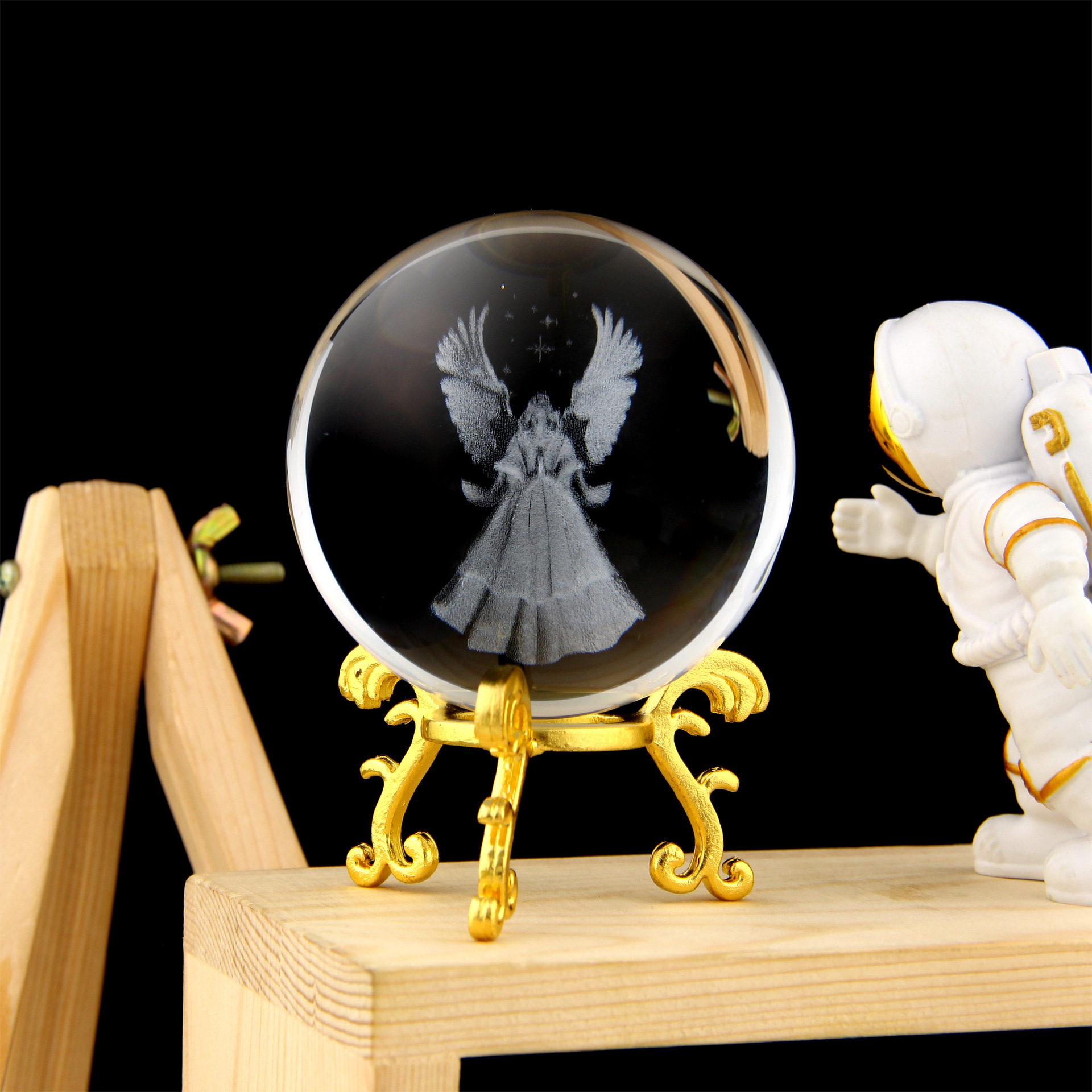 Fabricante de Puzhou, bola de cristal grabada, decoración para el hogar, venta al por mayor transfronteriza, adecuada para salas de estudio, gabinetes de TV y cualquier escena versátil.