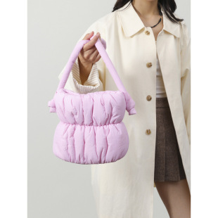 �¿���q�����ް�녶�羳���lŮʿ�μ�б��r����ܽˮͰŮ���ٴ�