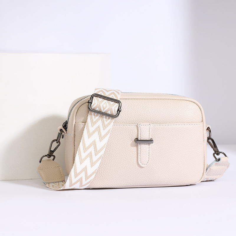Wholesale genuine leather women's bag, new style with adjustable shoulder strap, shoulder bag, fashionable versatile crossbody bag, multi-layer large capacity vintage small square bag