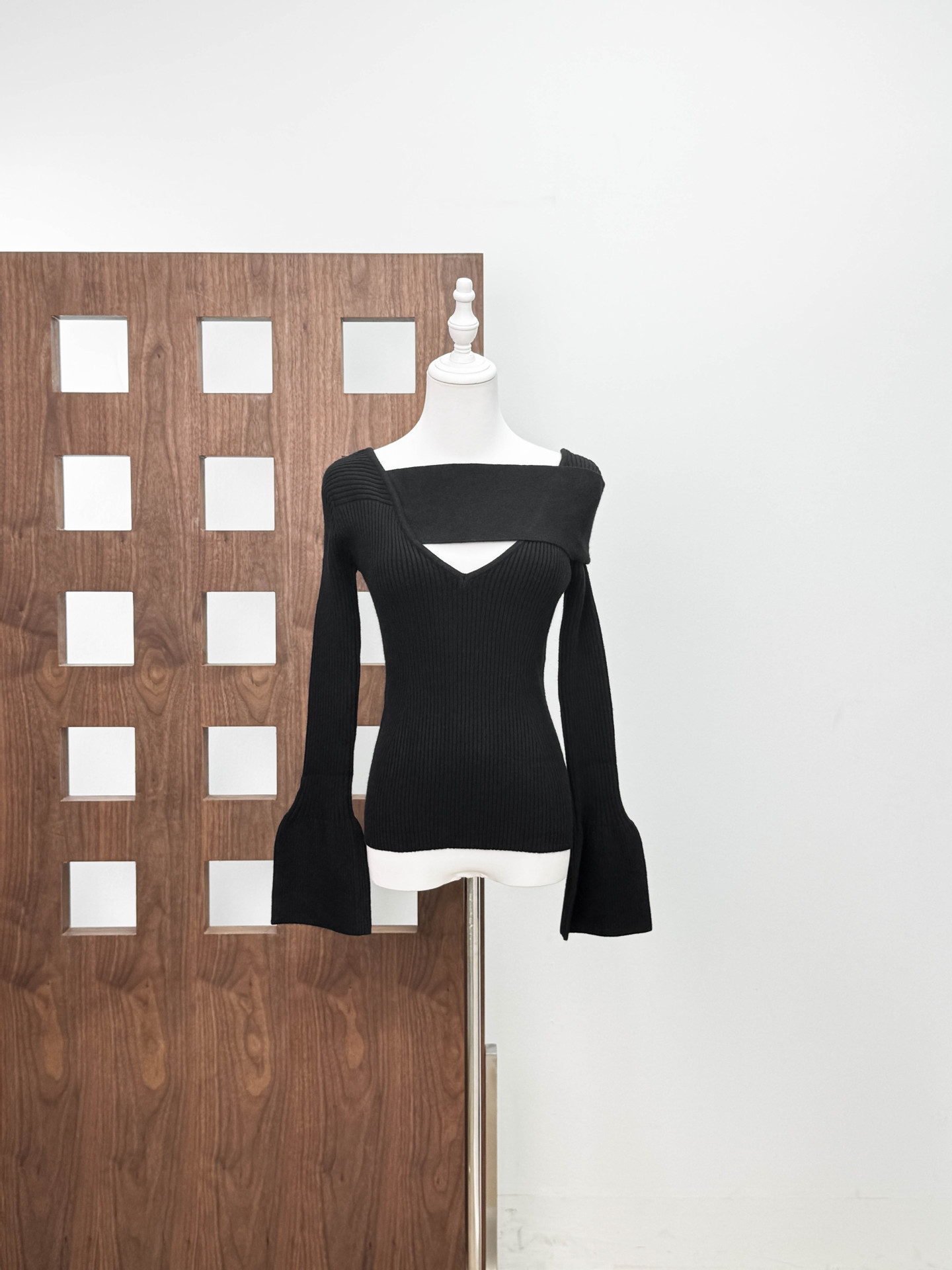 2025 nuevo diseño de hueco delgado perezoso interior con camisa de punto de mangas largas para mujeres suéter de invierno y otoño