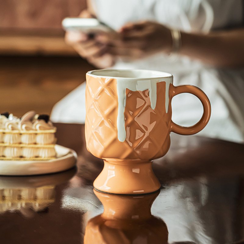 Taza de helado de alto valor de cara taza de cerámica de niñas taza de agua casera taza de desayuno taza de café creativa taza de pie alto