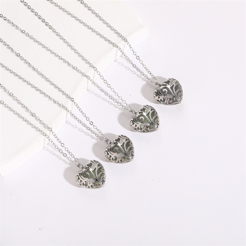 Simple Style Tree Heart Shape Copper Luminous Plating Pendant Necklace 1 Piece