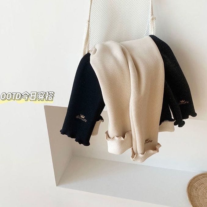 Otoño e invierno Nuevo de terciopelo infantil hongo rollo polainas forrado de lana/no forrado de lana bordado de una sola pieza de terciopelo cálido pantalones de las niñas