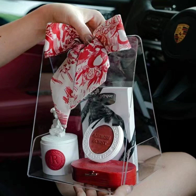 Transparent acrylic handheld gift box, storage box for St. Valentine's Day