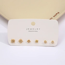 耳钉;项链;耳环