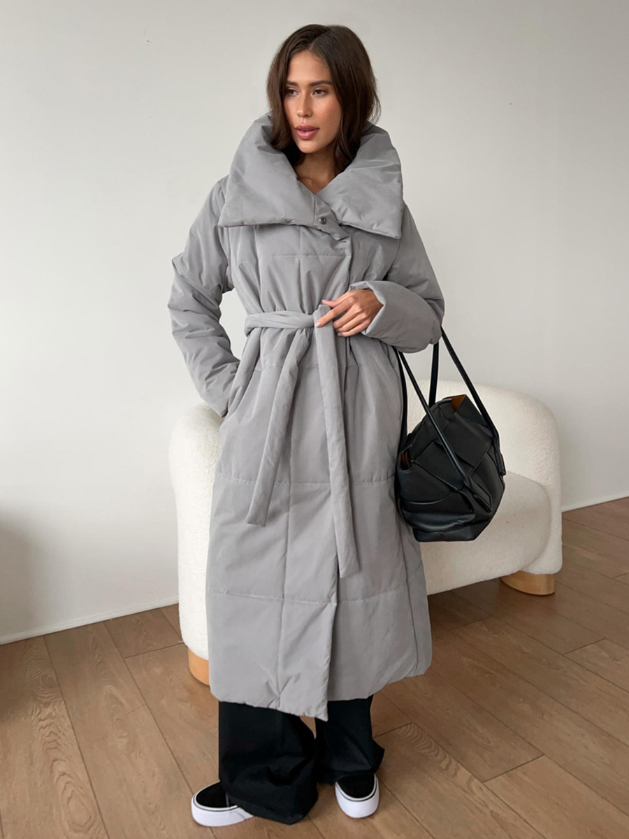 Abrigo largo de algodón estilo europeo y americano, modelo nuevo de invierno 2025, corte holgado, casual, cálido, chaqueta de algodón con cuello alto. image 4